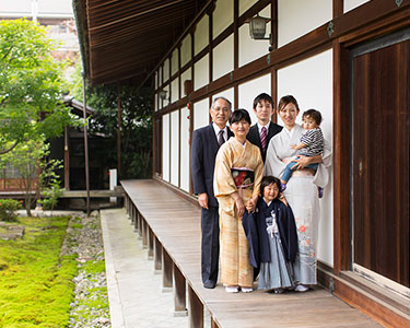 妊娠5ヶ月目に行う安産祈願の「帯祝い」とは？祝い方やお返しマナー