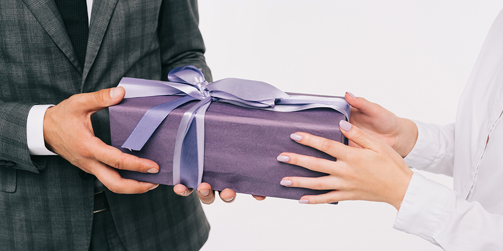 上司への結婚内祝い（結婚祝いのお返し）の選び方は？おすすめギフトと避けるべきマナー