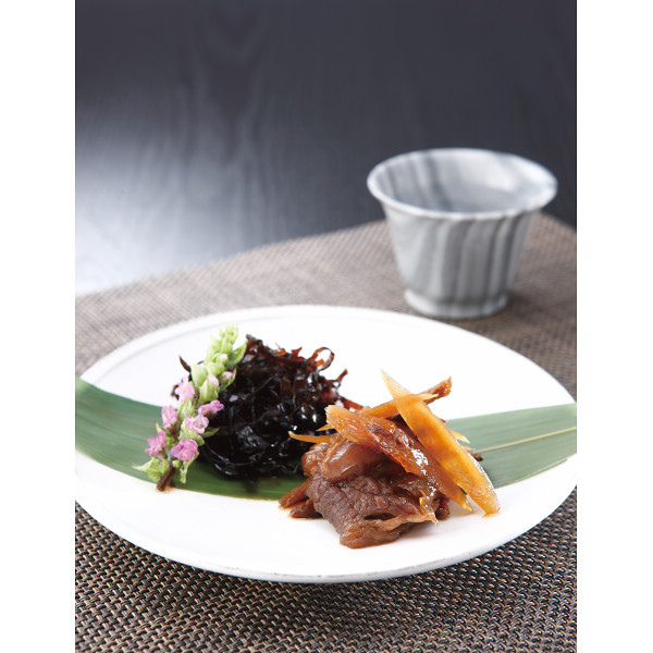 ぎおん割烹なか川　神戸牛のしぐれ煮と昆布佃煮のサムネイル画像1