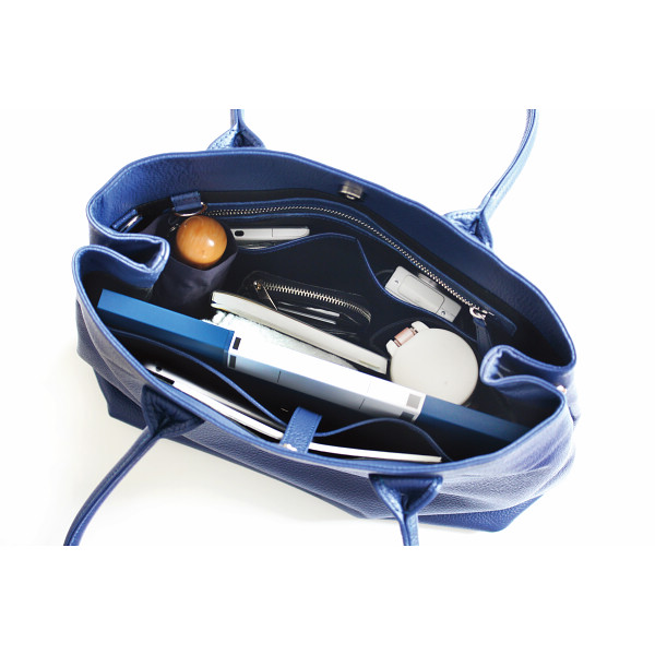 ＯＮ　ＴＨＥ　ＢＡＧ　姫路レザー縦型トートバッグ ネイビーのサムネイル画像1