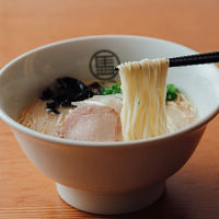 広島「ラーメン我馬」赤うま&白うまセット