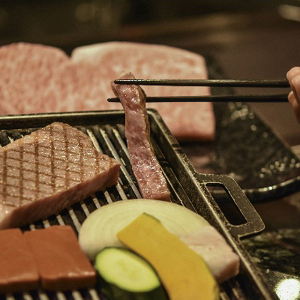 滋賀「松喜屋」近江牛あみ焼きのサムネイル画像2