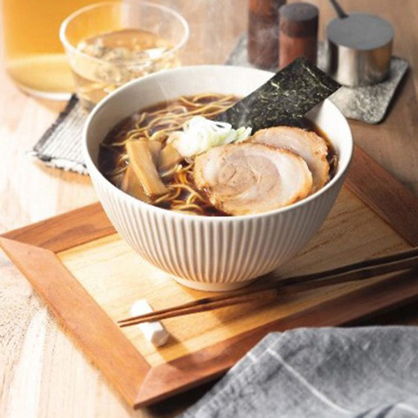 富山ブラックラーメン「いろは」醤油味乾麺１６食のサムネイル画像3