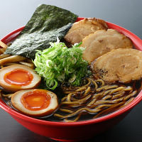 富山「麺家いろは」ブラックラーメンセット