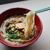 香川オリーブ牛入りとろけるスパイシーカレーうどん6人前